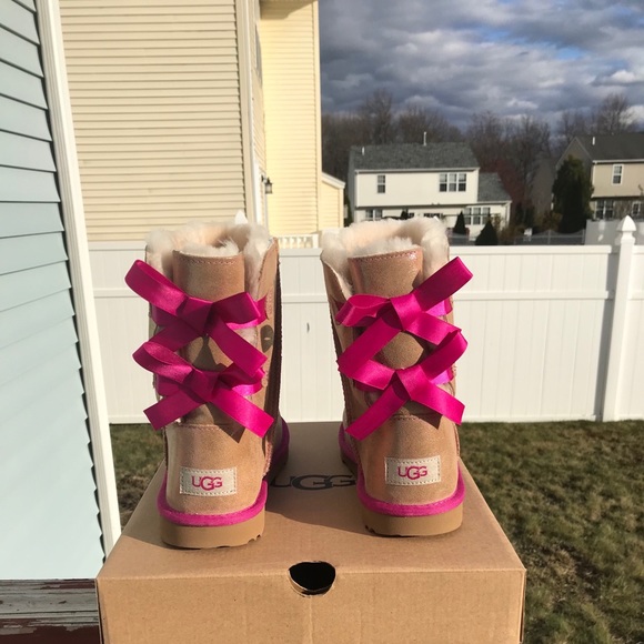 UGG Bailey Bow II Shimmer - Picture 5 of 8